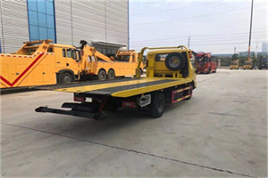 民丰非事故拖车