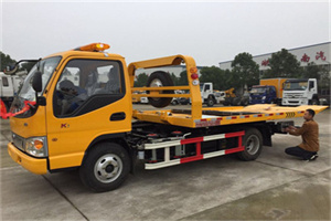 民丰哪里有拖车服务